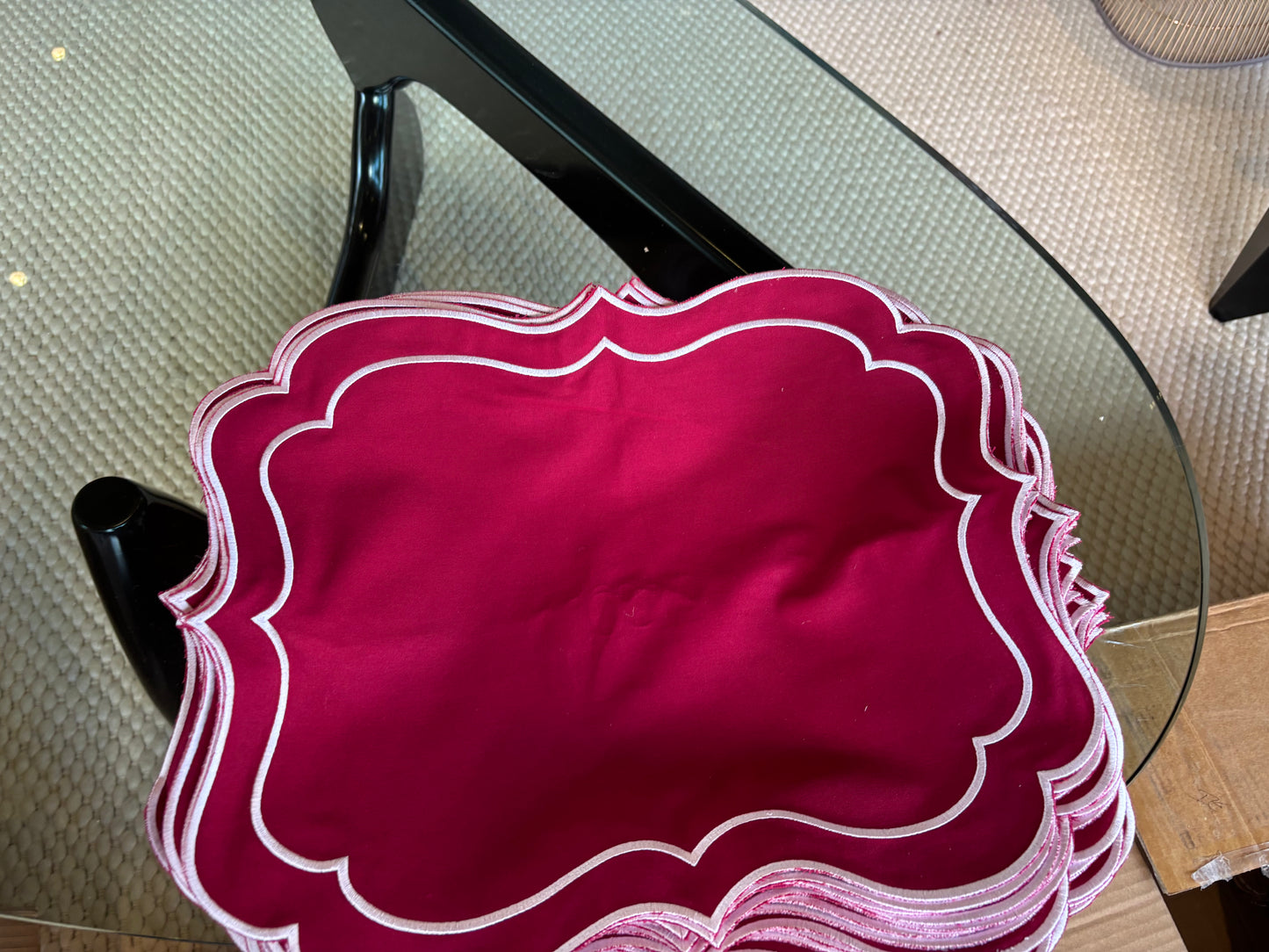 Tablescape - Mantel Rojo Clásico (Red Classic Placemat)