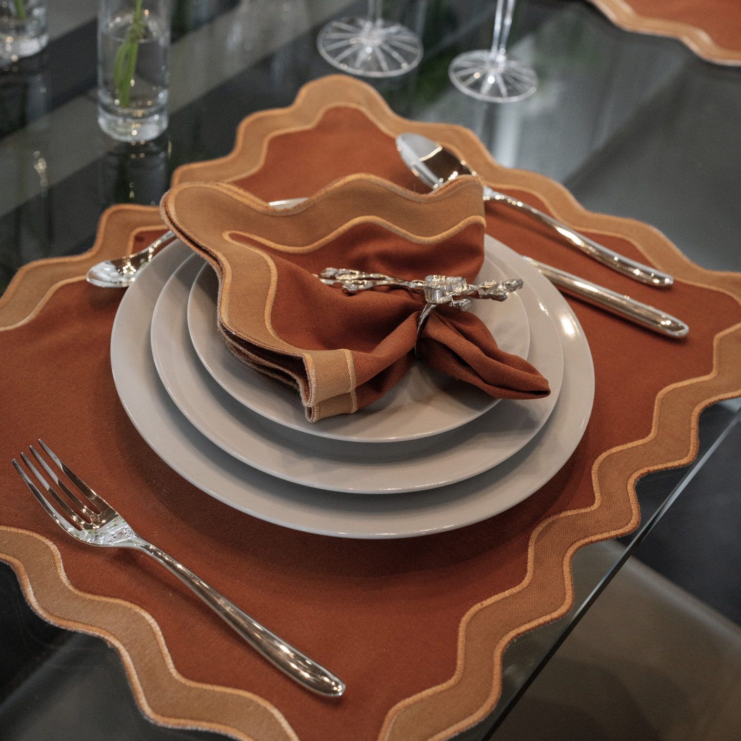Tablescape - Mantel Waves Naranja (Waves Placemat Orange)