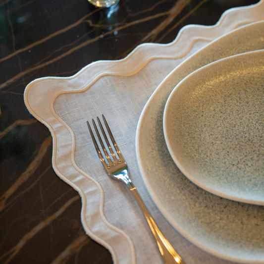 Tablescape - Mantel Beige Waves (Waves Beige Placemat)