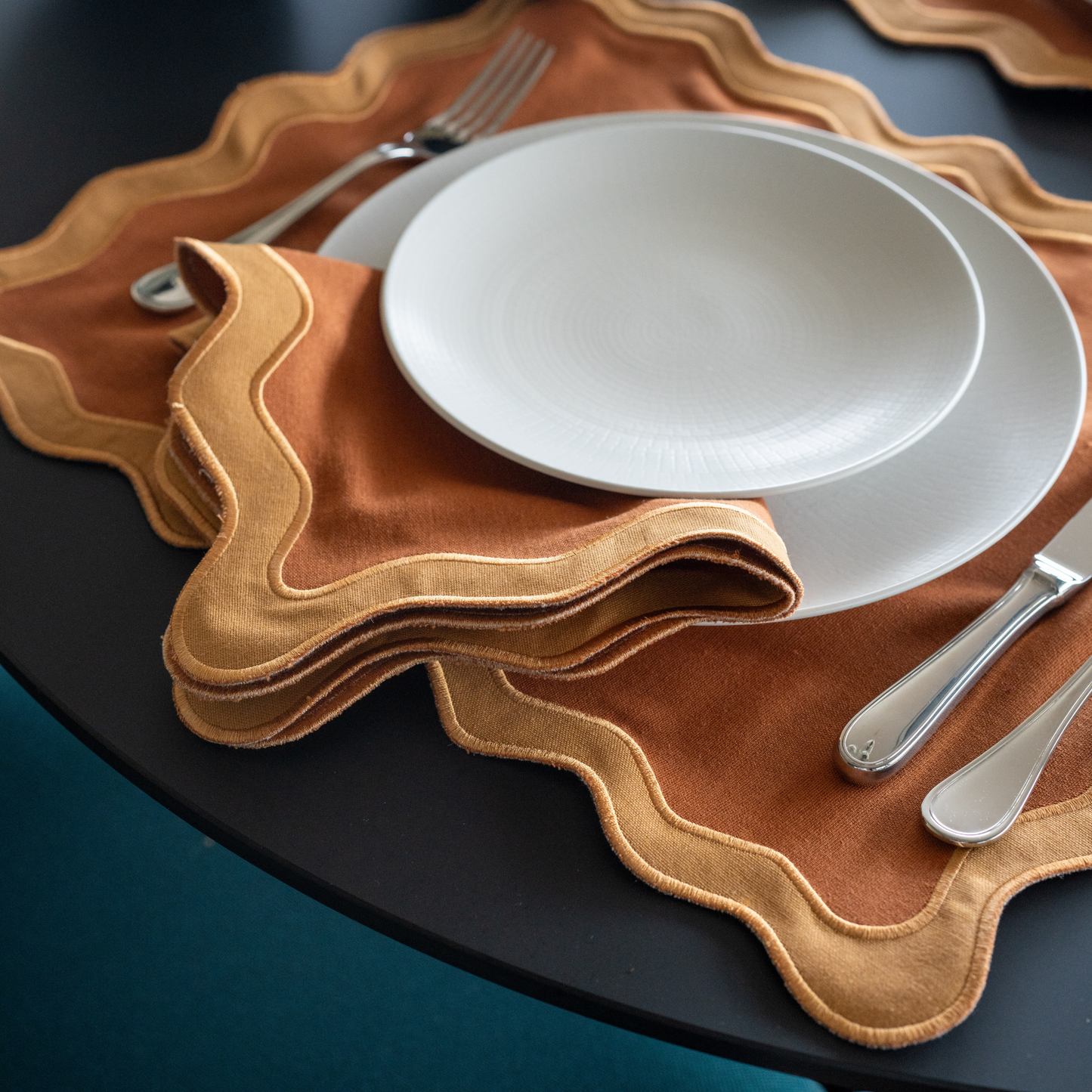 Tablescape - Mantel Waves Naranja (Waves Placemat Orange)