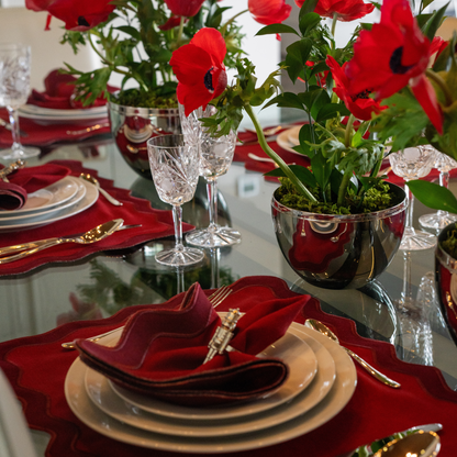 Tablescape - Mantel Rojo Waves (Red Waves Placemat)