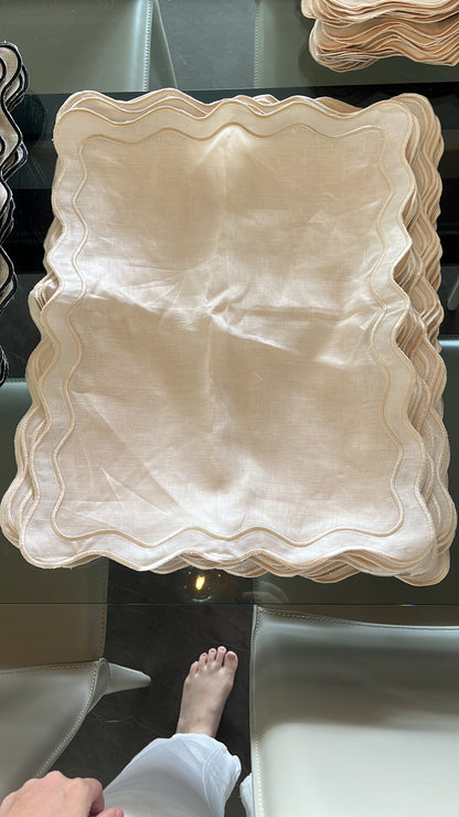 Tablescape - Mantel Beige Waves (Waves Beige Placemat)
